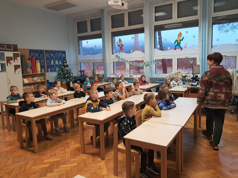 V šoli